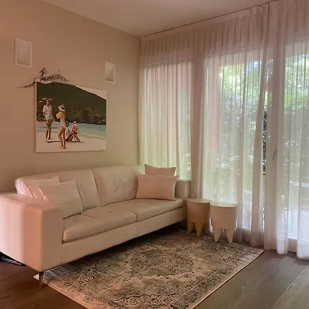 Casa Con Giardino Di Fronte Al Parco *